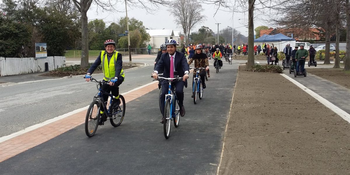 Transport Minister launches Uni-Cycle Matai St section
